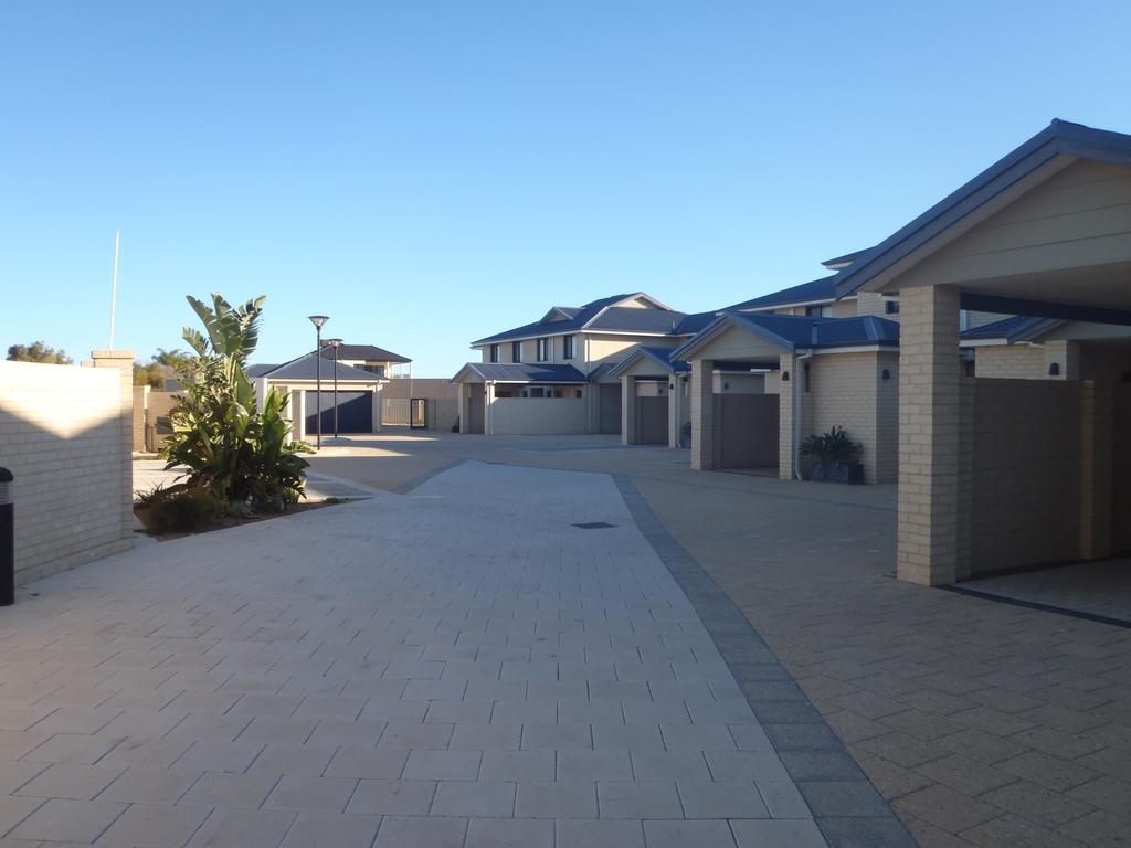 Port Denison Beach Resort Kamer foto