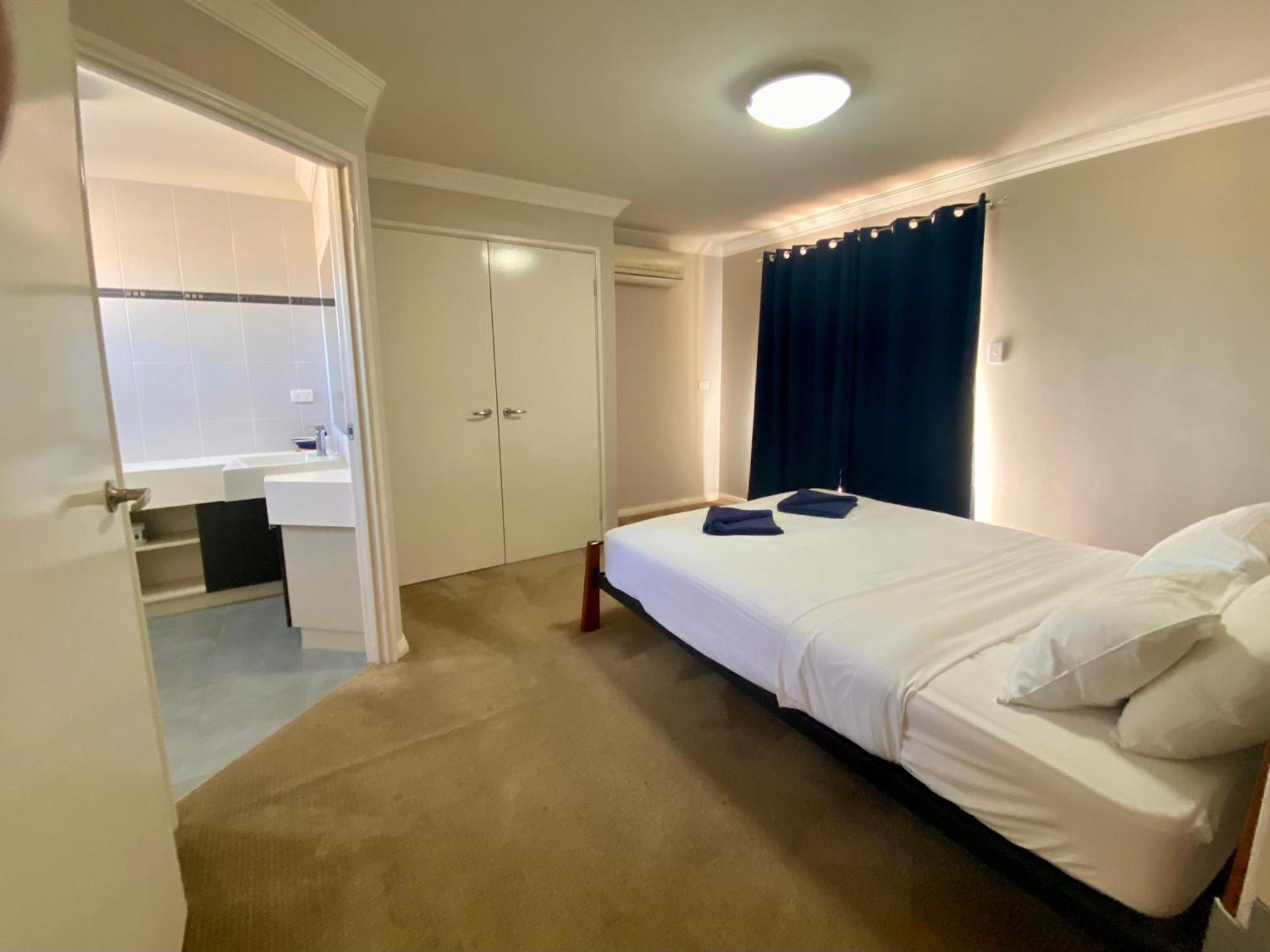 Port Denison Beach Resort Buitenkant foto