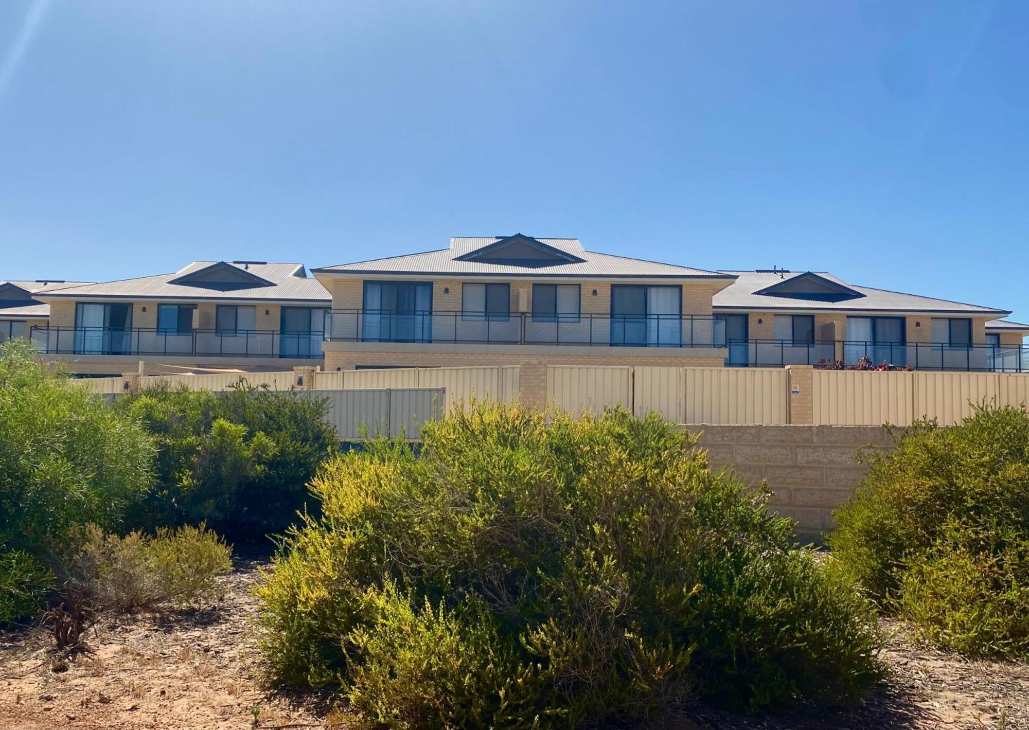 Port Denison Beach Resort Buitenkant foto