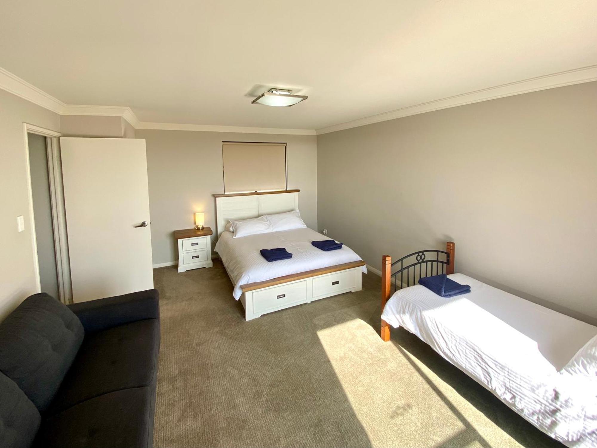 Port Denison Beach Resort Buitenkant foto