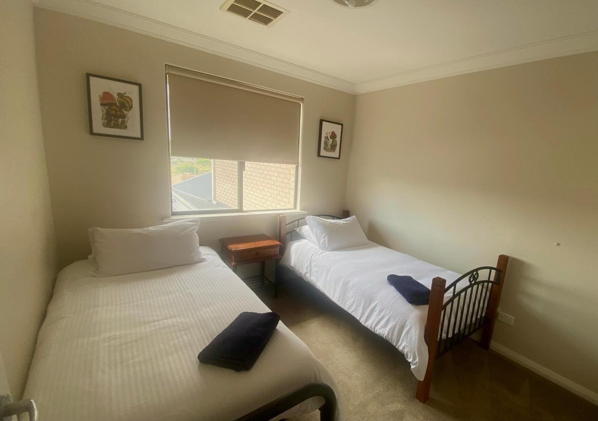 Port Denison Beach Resort Buitenkant foto