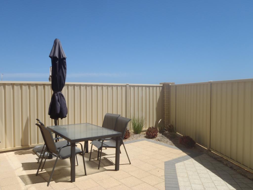 Port Denison Beach Resort Kamer foto